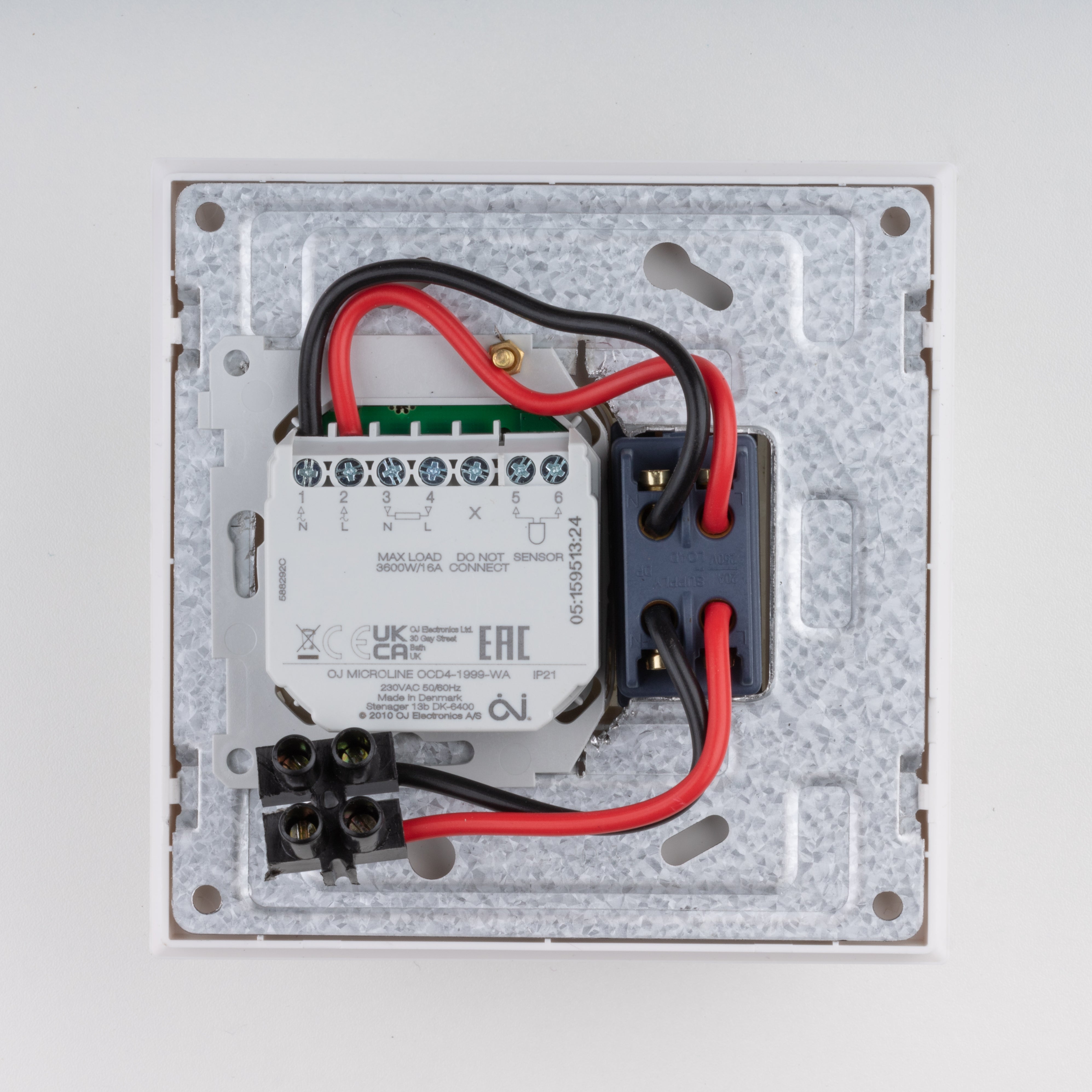 Luxury 2 Programmable Duel sensor (Air/Floor) 4x4 ONESTO MATRIX White