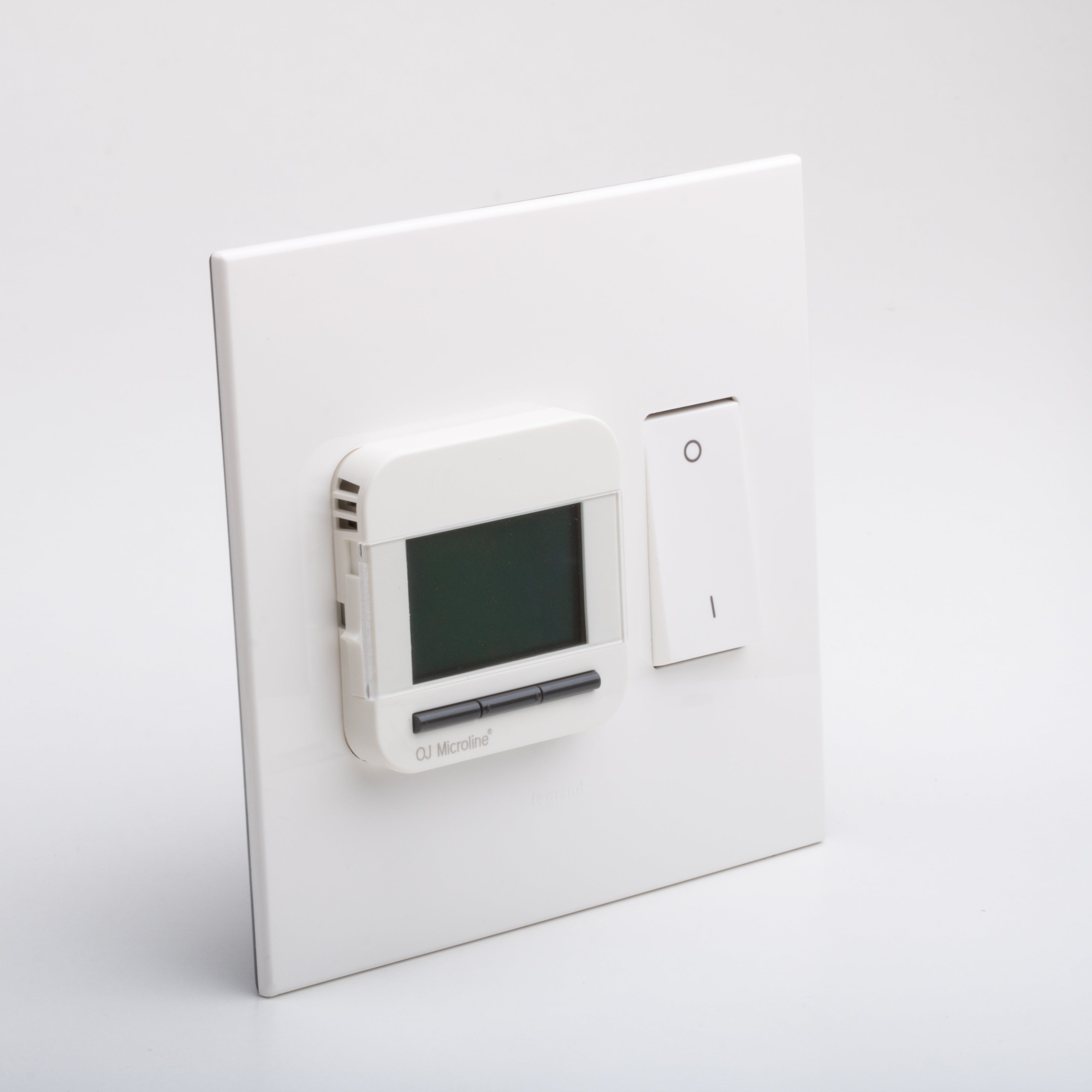 Luxury 2D on Legrand 4x4, White