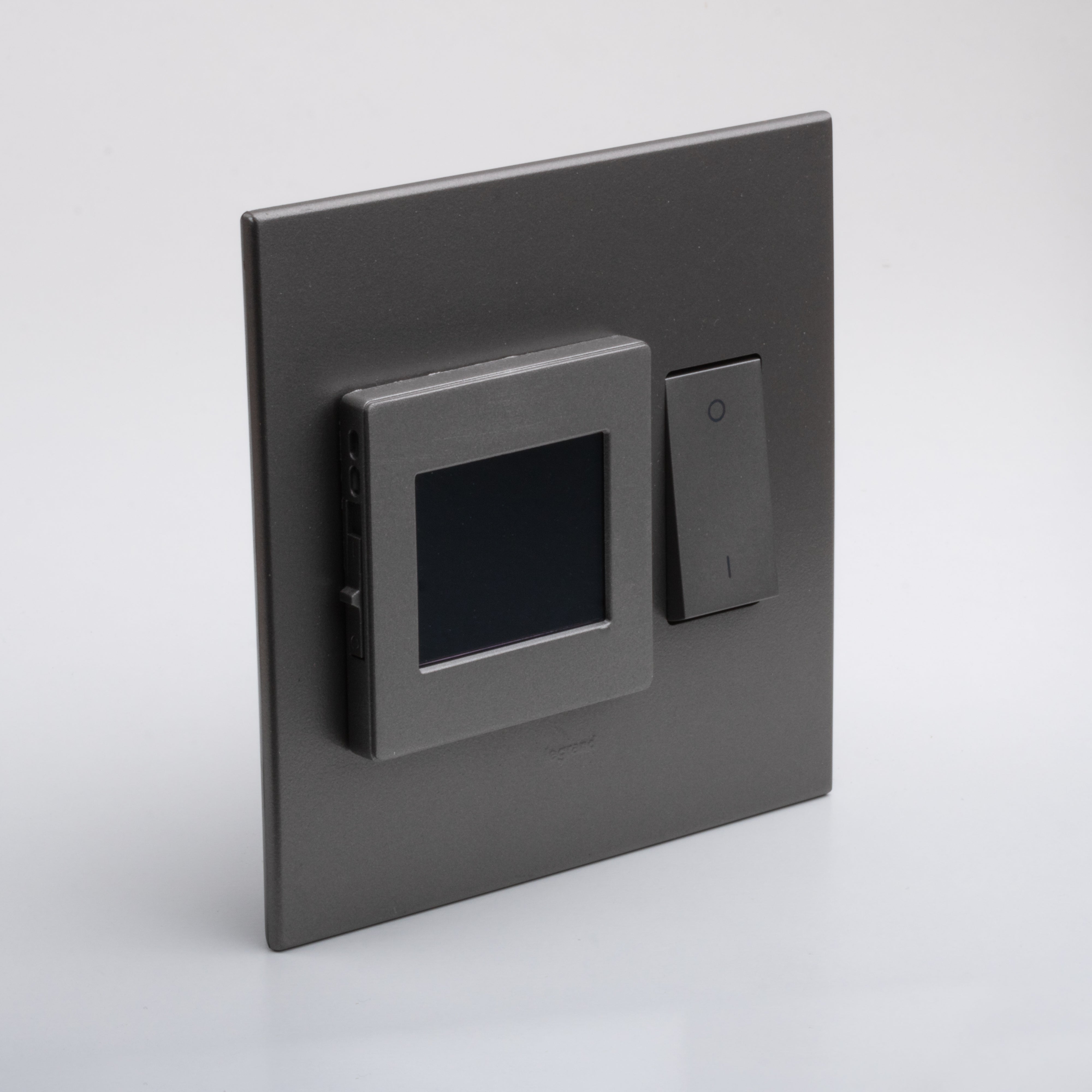 Luxury Touch on Legrand 4x4, Magnesium