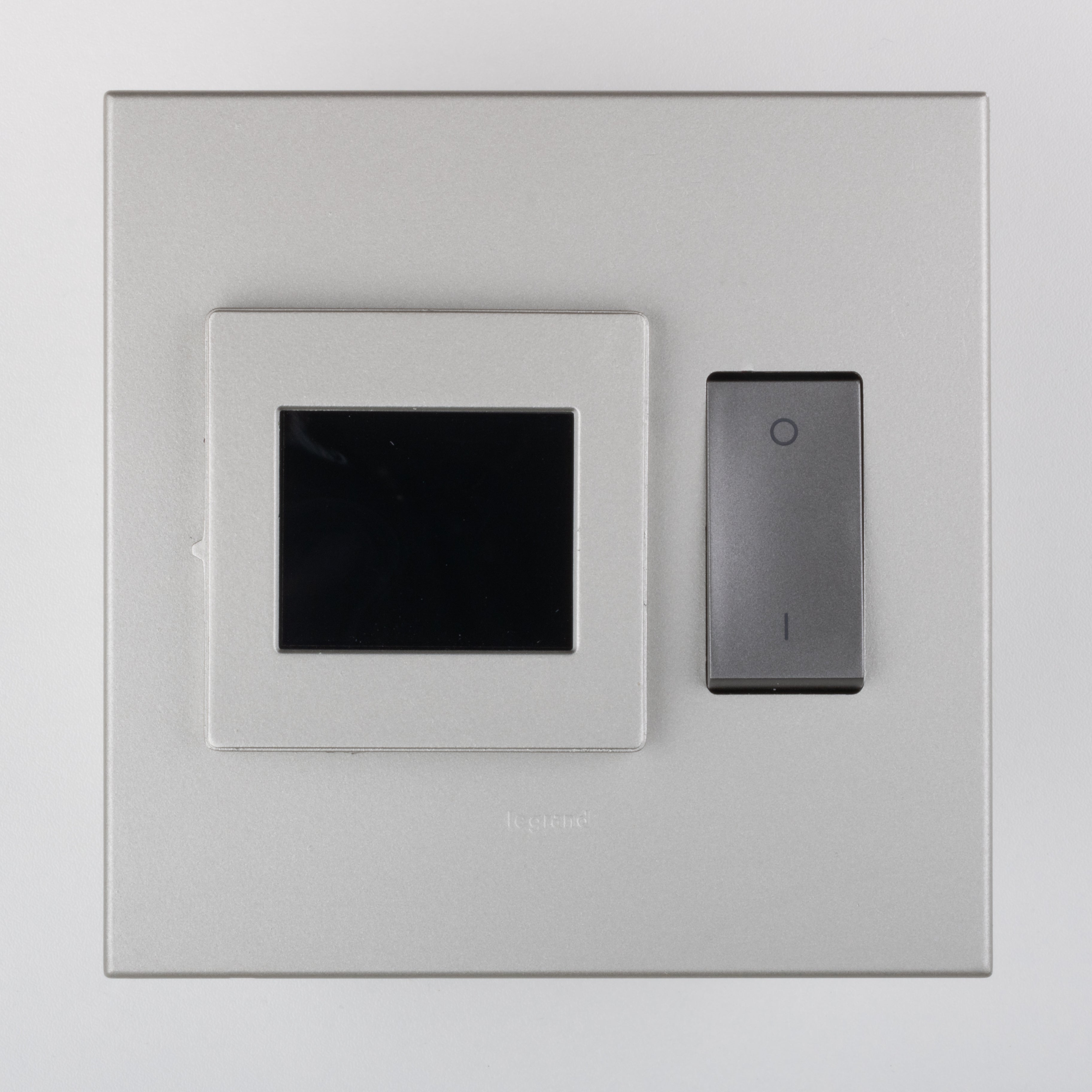 Wi-Fi Luxury Touch on Legrand 4x4, Soft Alu